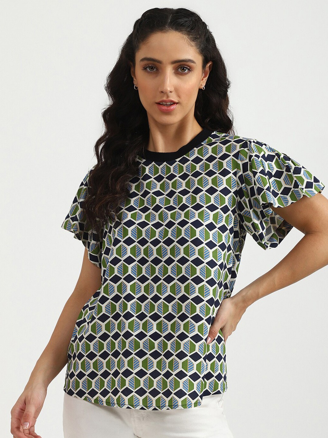 

United Colors of Benetton Green & Black Geometric Printed Top