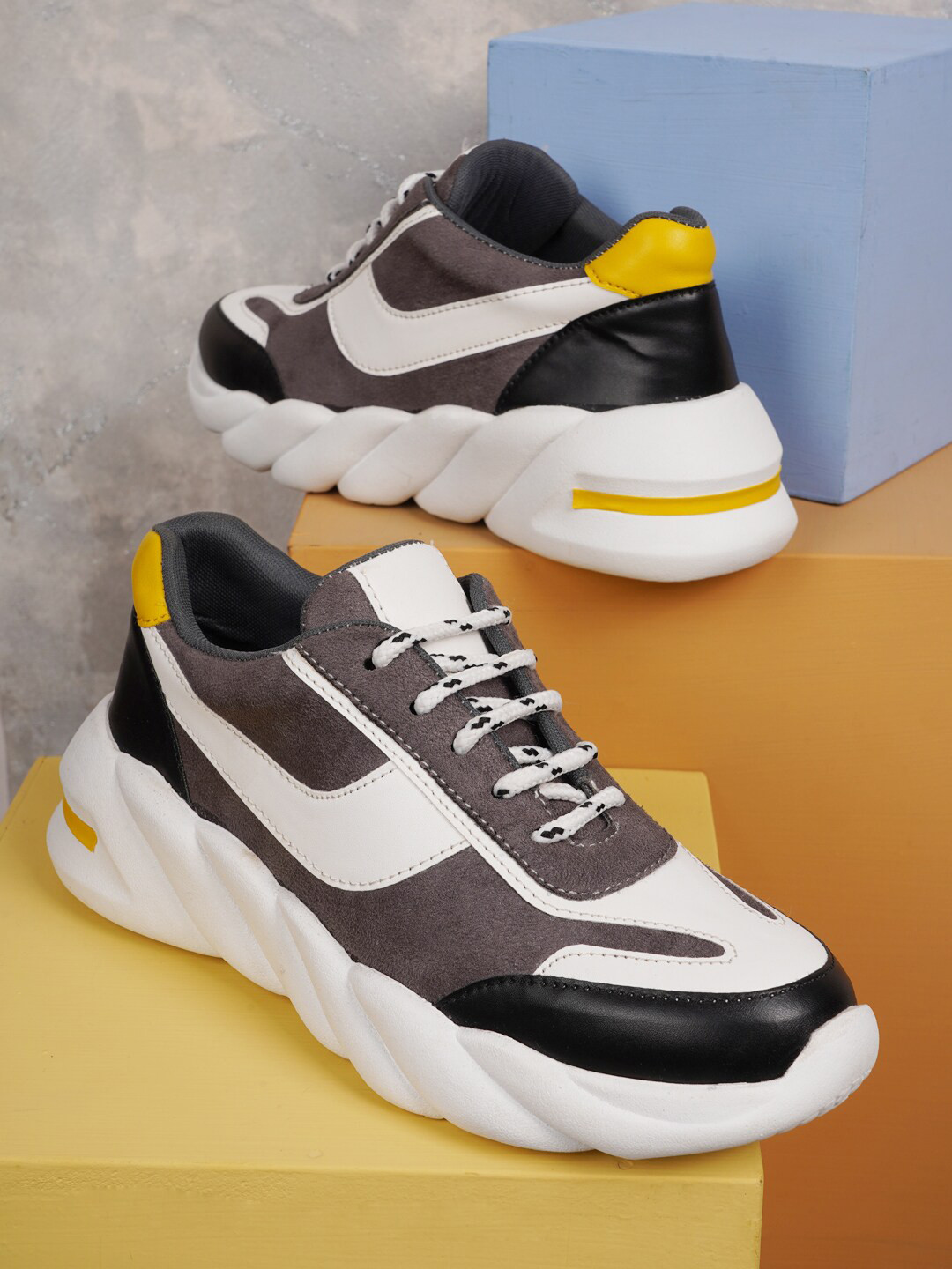 

VEILLE Women Grey Colourblocked PU Sneakers