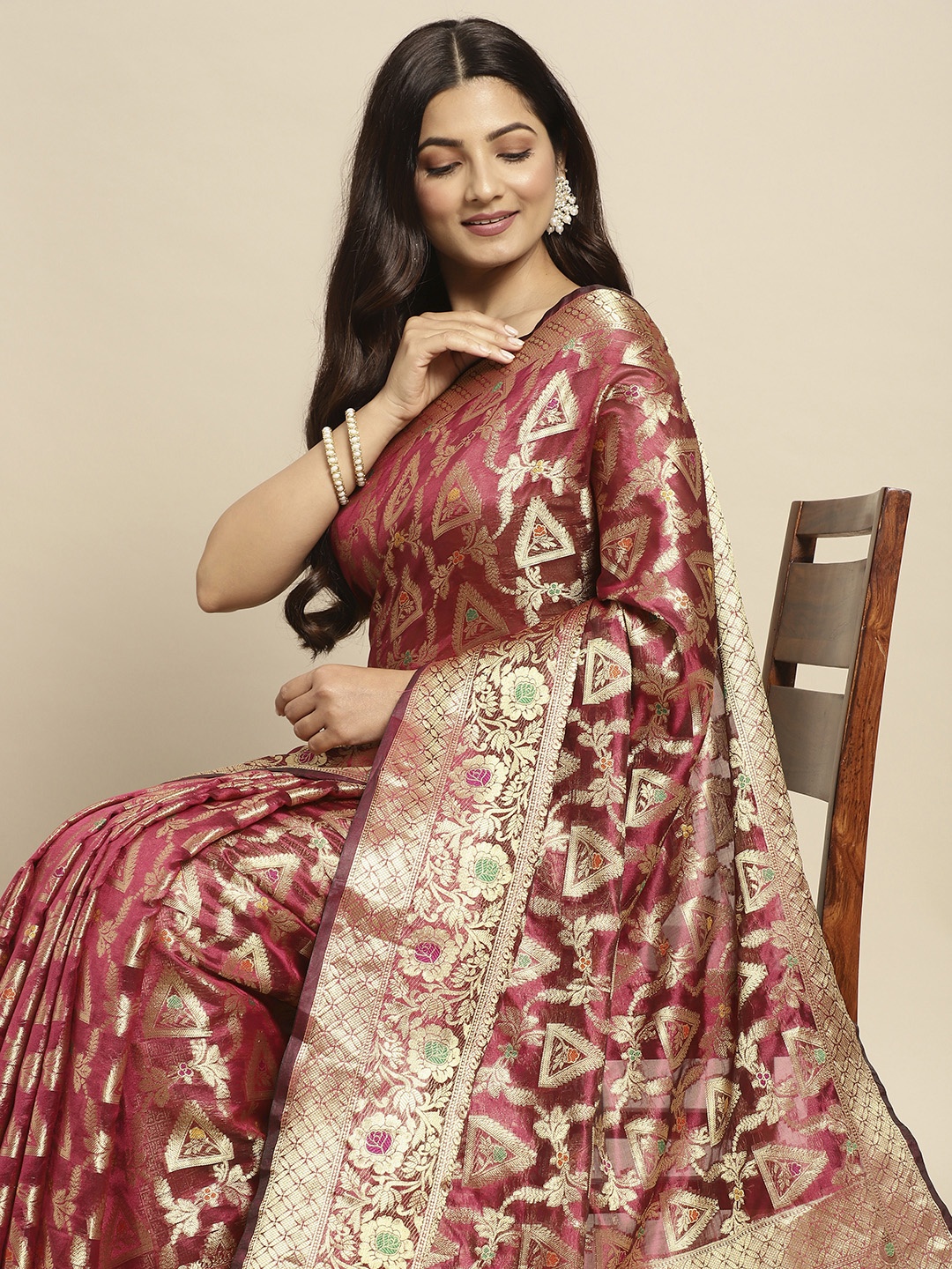

Mitera Purple & Multicoloured Woven Design Zari Organza Kanjeevaram Saree