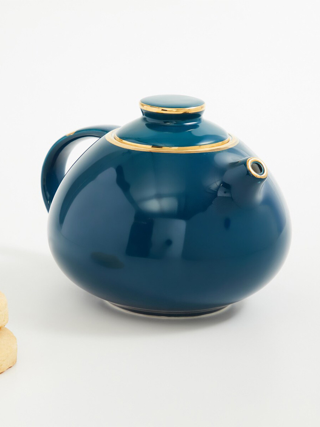 

Home Centre Blue & Yellow Dishwasher safe Stoneware Bone China Tea Pot with Lid 900ml