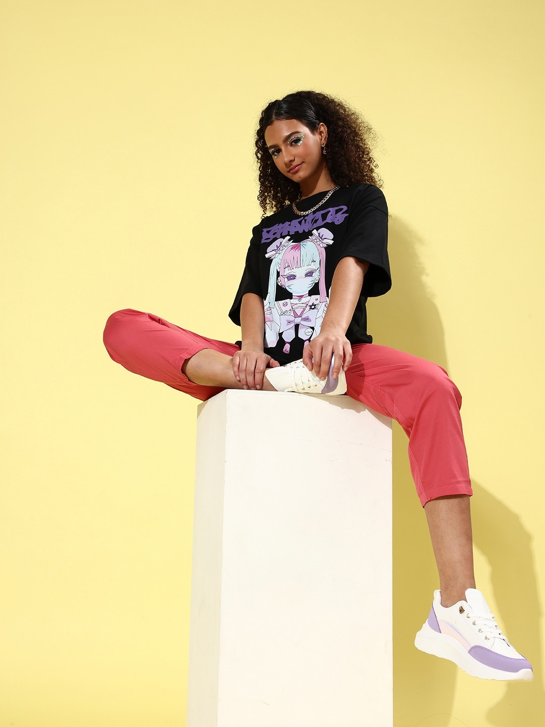 

Stylecast X Hersheinbox Women Classy Black Typography Graphic Tee