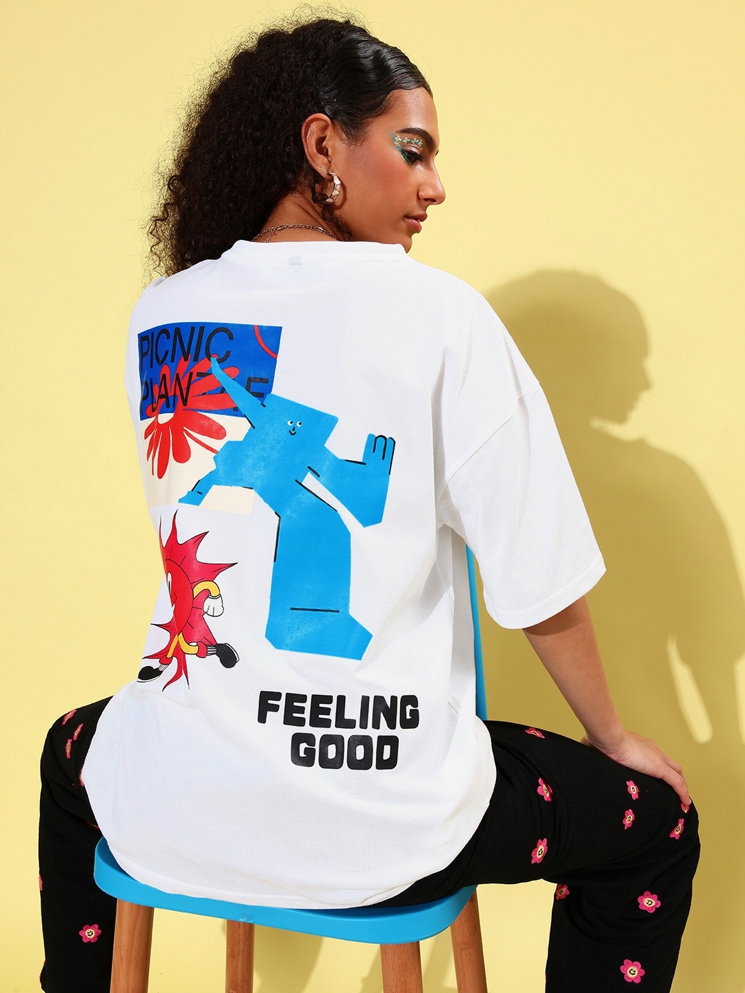 

Stylecast X Hersheinbox Women White Graphic Tee