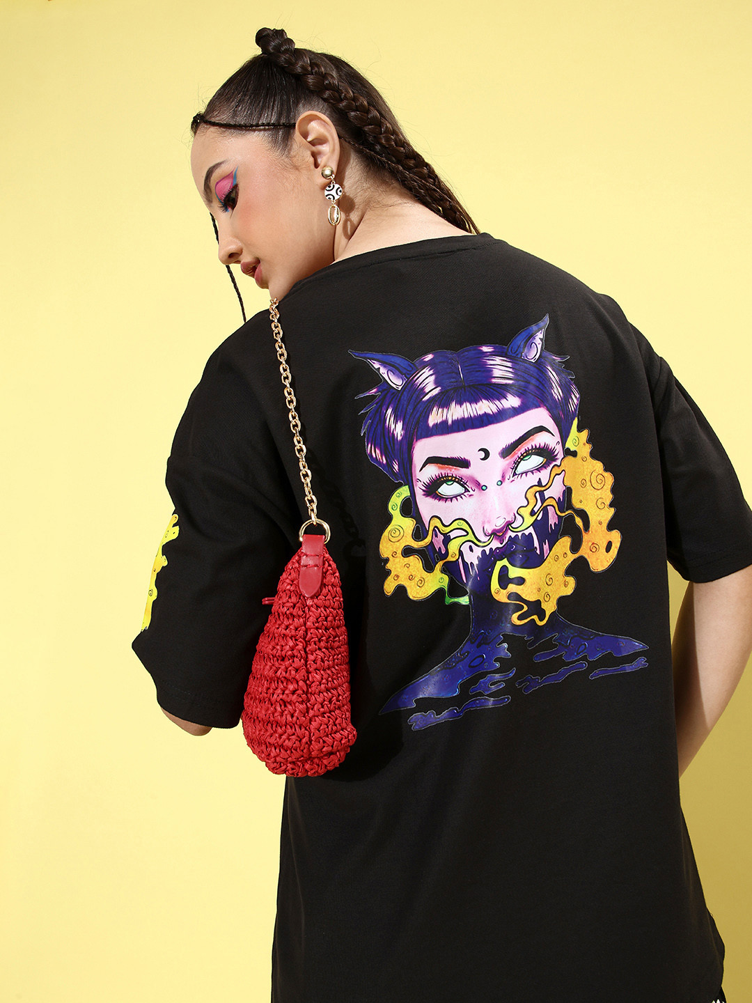 

Stylecast X Hersheinbox Women Black Conversational Graphic Tee