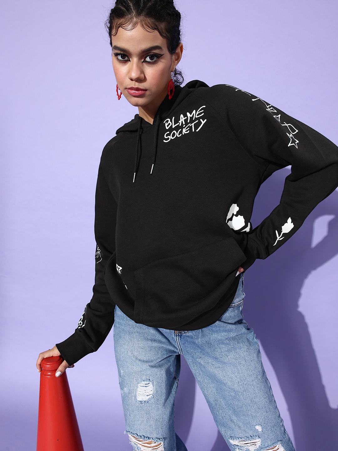 

Stylecast X Hersheinbox Women Black Printed Hooded Pure Cotton Sweatshirt