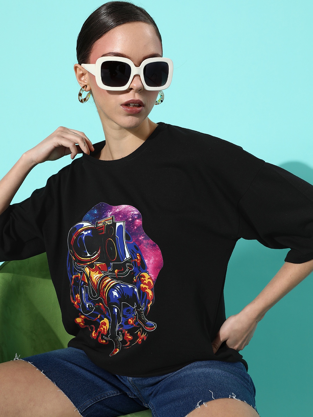 

Stylecast X Hersheinbox Women Black Graphic Tee