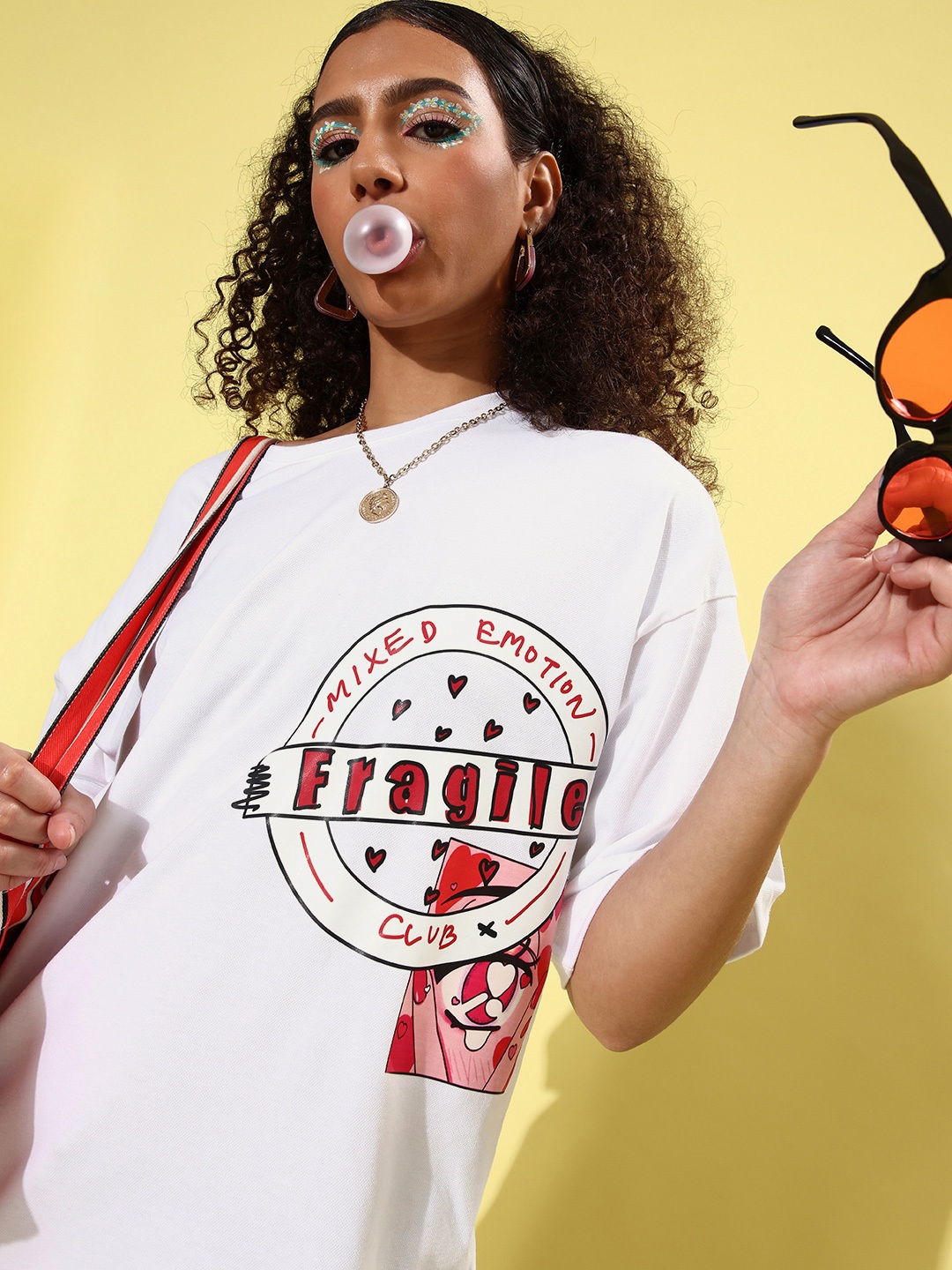 

Stylecast X Hersheinbox Women Beautiful White Graphic Tee