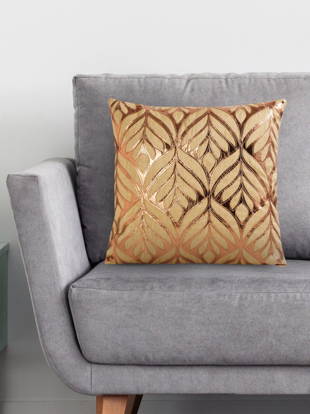 

Home Centre Brown & Copper-Toned Floral Square Cushion Covers