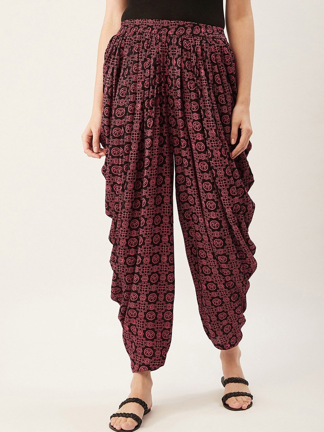 

fabGLOBAL Women Red & Black Printed Cotton Loose-Fit Patiala