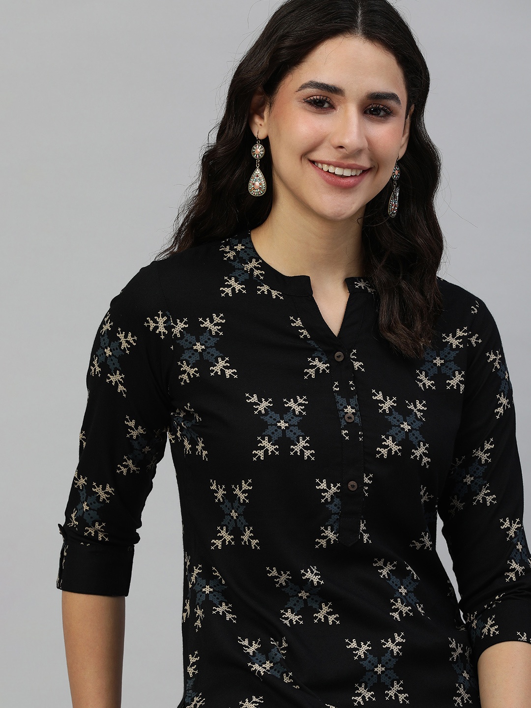 

MALHAAR Black Printed Short Kurti