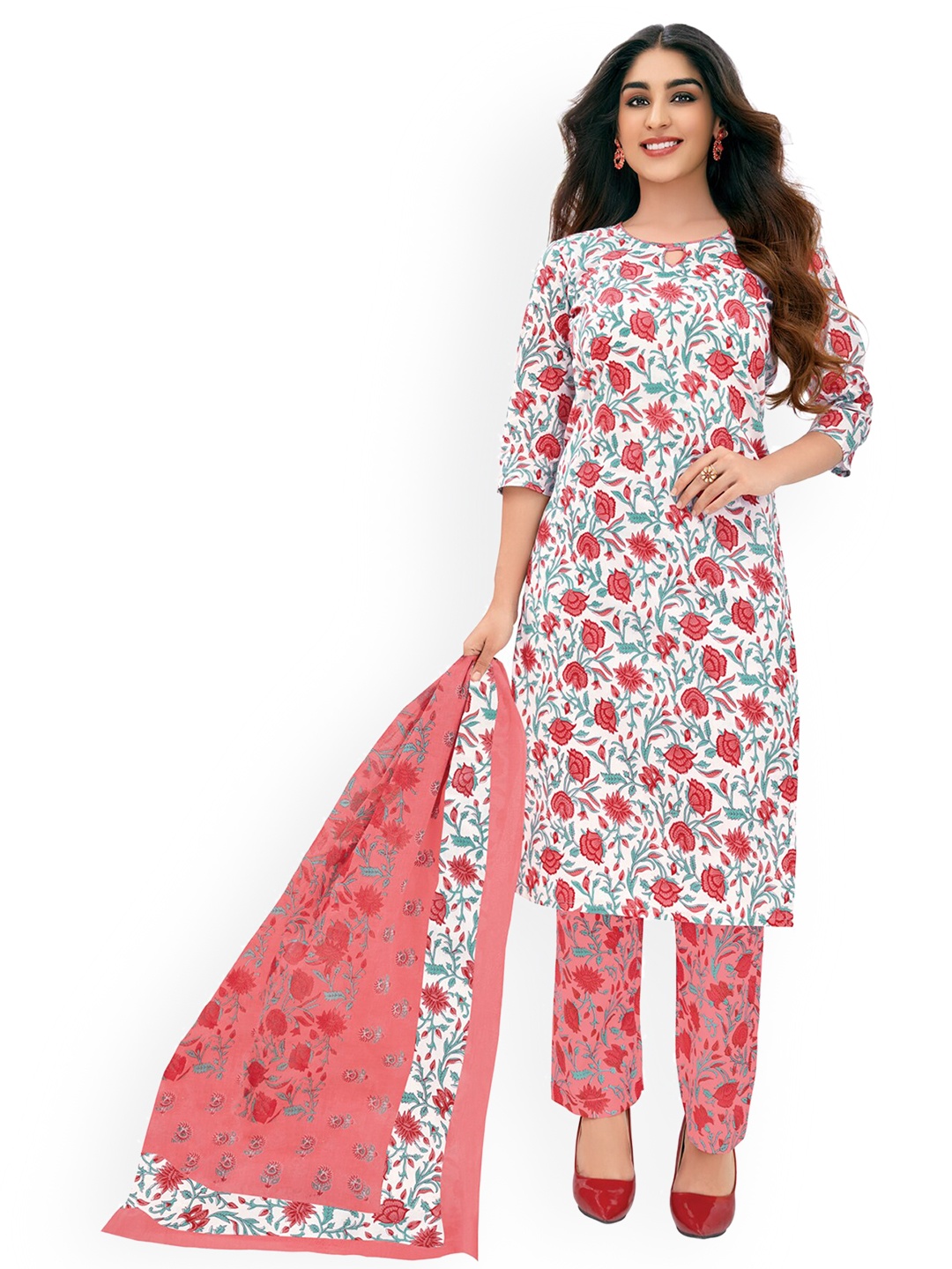 

SALWAR STUDIO Women Pink Floral Printed Pure Cotton Kurti with Trousers & With Dupatta
