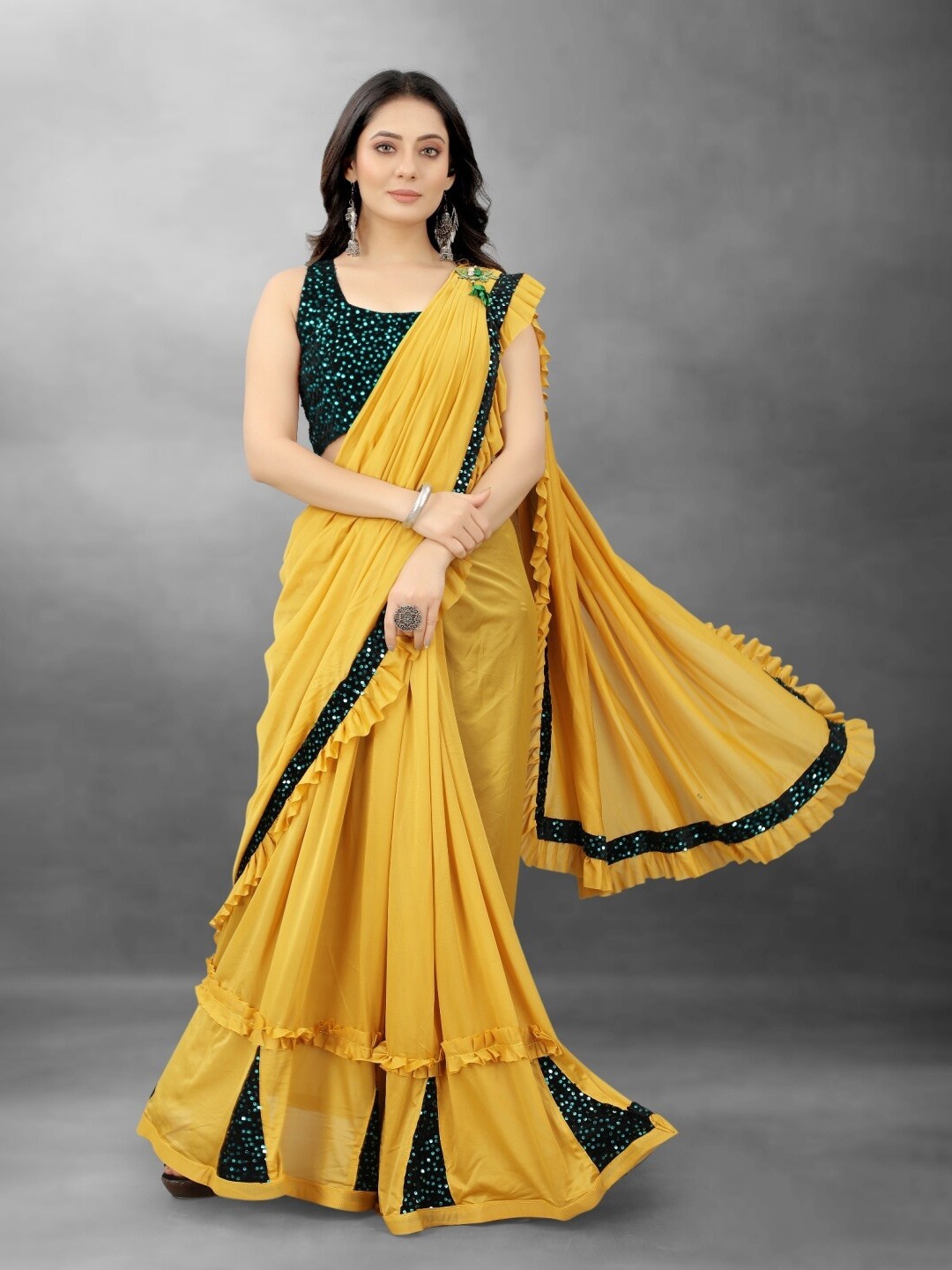 

APNISHA Yellow & Black Embellished Sequinned Saree