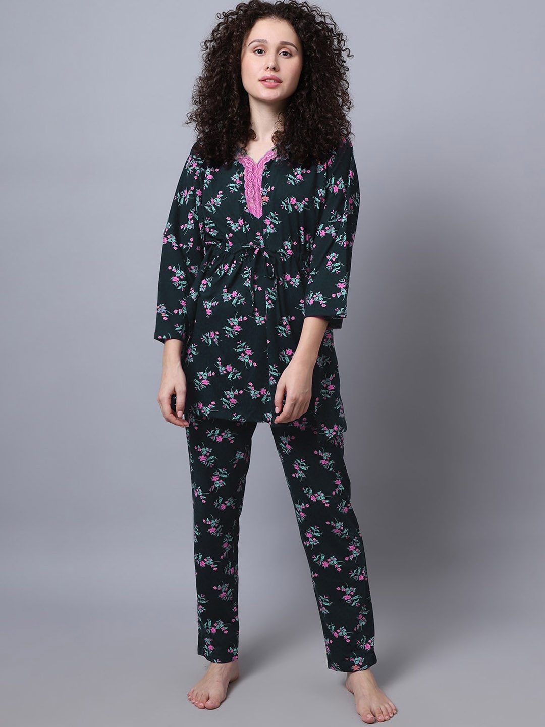 

Kanvin Women Teal And Pink Floral Printed Night suit