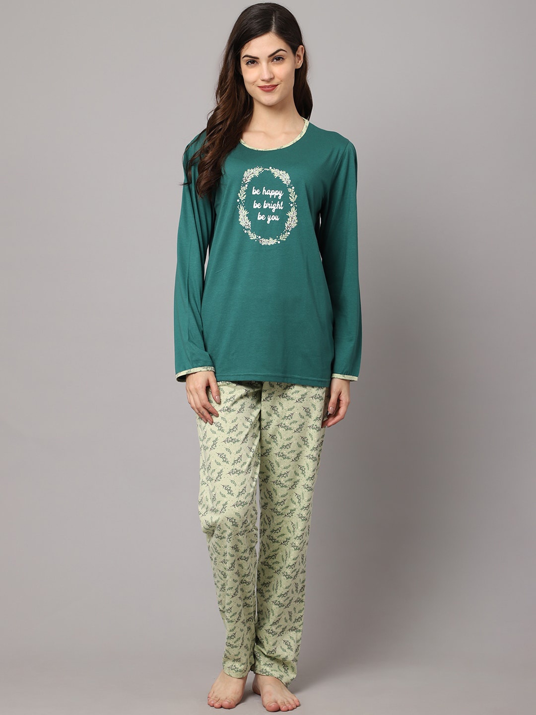 

Kanvin Women Green & White Printed Night suit