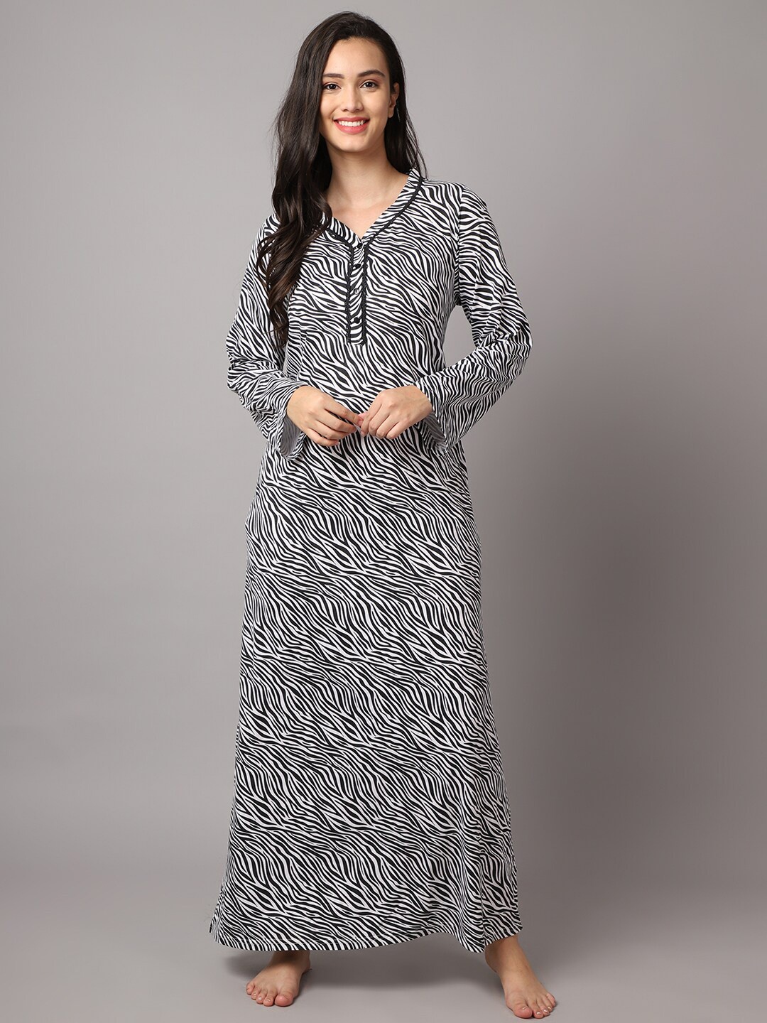 

Kanvin Women Black & White Printed Maxi Nightdress