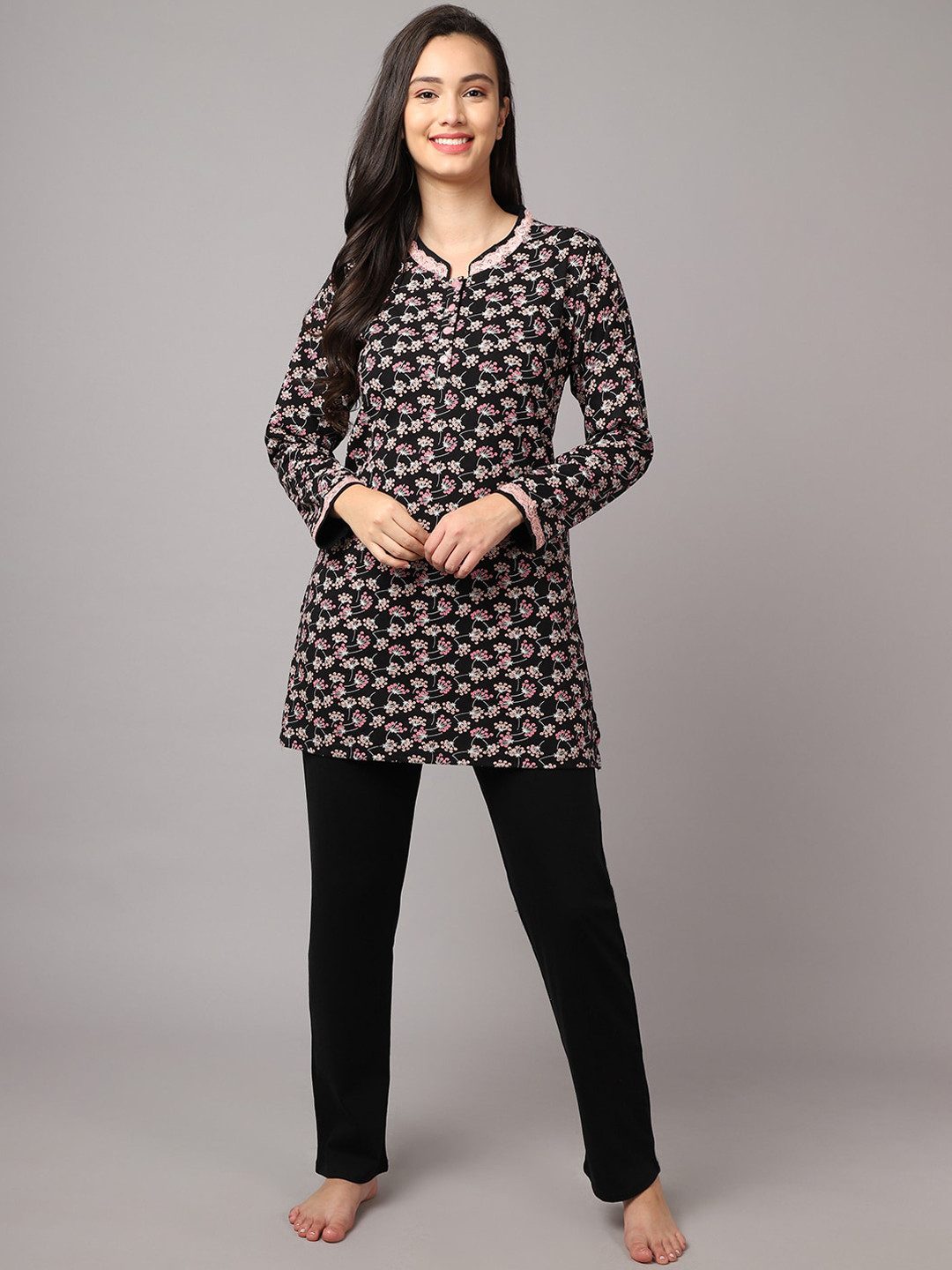 

Kanvin Women Black & Pink Printed Night Suit