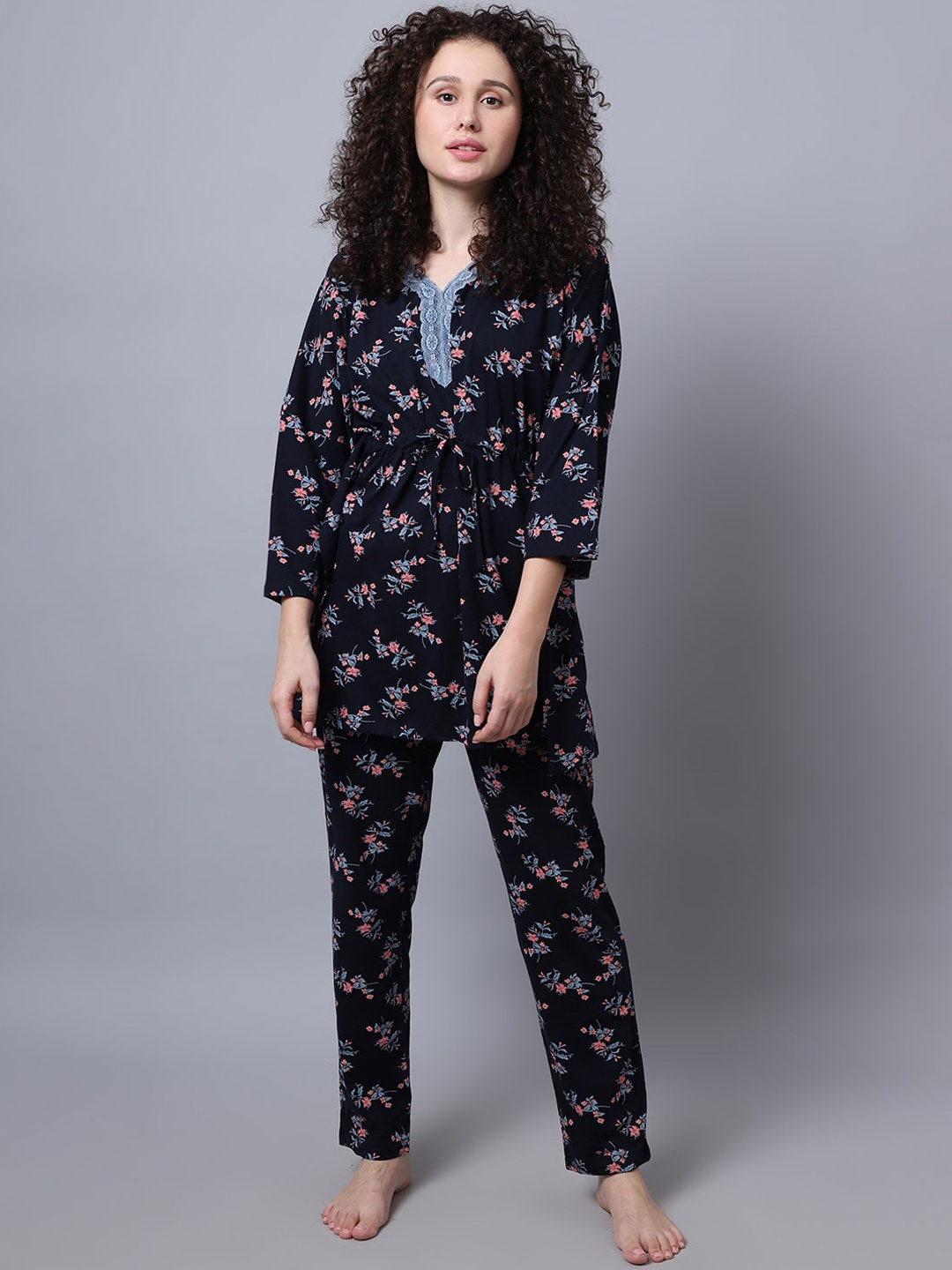 

Kanvin Women Navy Blue & Pink Printed Night suit