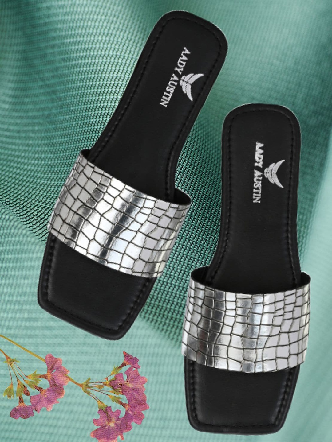 

AADY AUSTIN Women Silver & Black Printed Open Toe Flats
