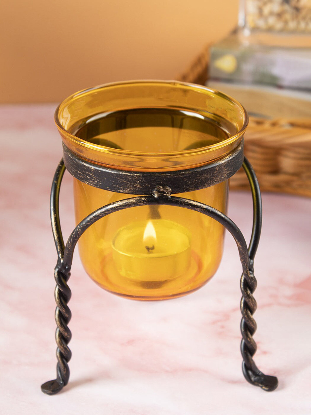 

MARKET99 Yellow & Black Solid Candle Holders