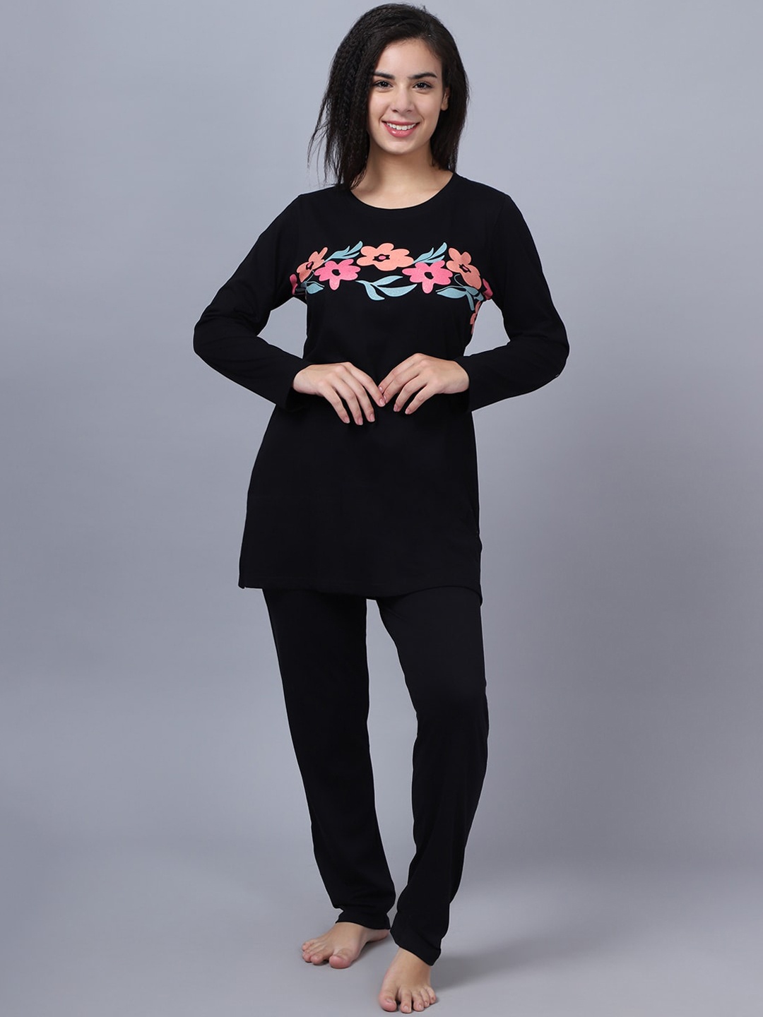 

Kanvin Women Black & Pink Printed Night suit