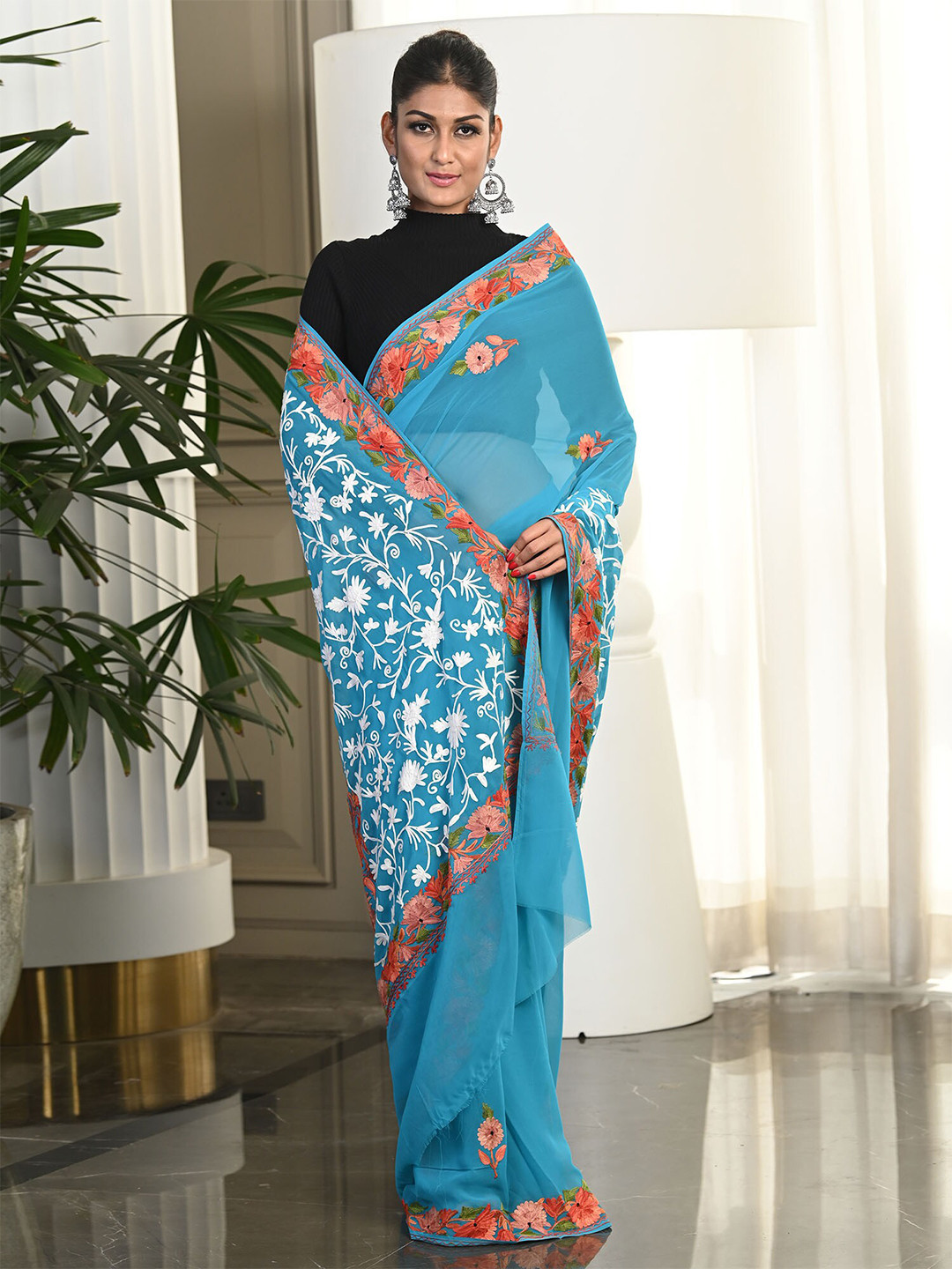 

BEATITUDE Blue & Pink Floral Embroidered Aari Work Kashmiri Saree