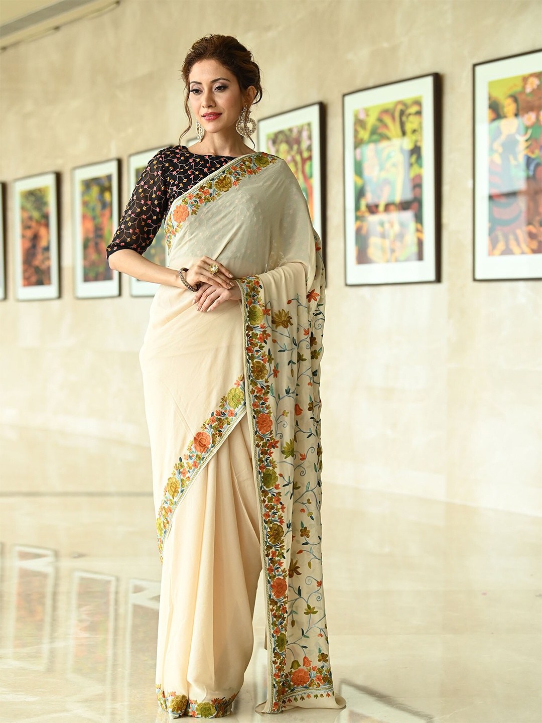 

BEATITUDE Cream-Coloured & Green Floral Embroidered Kashmiri Pure Georgette Saree