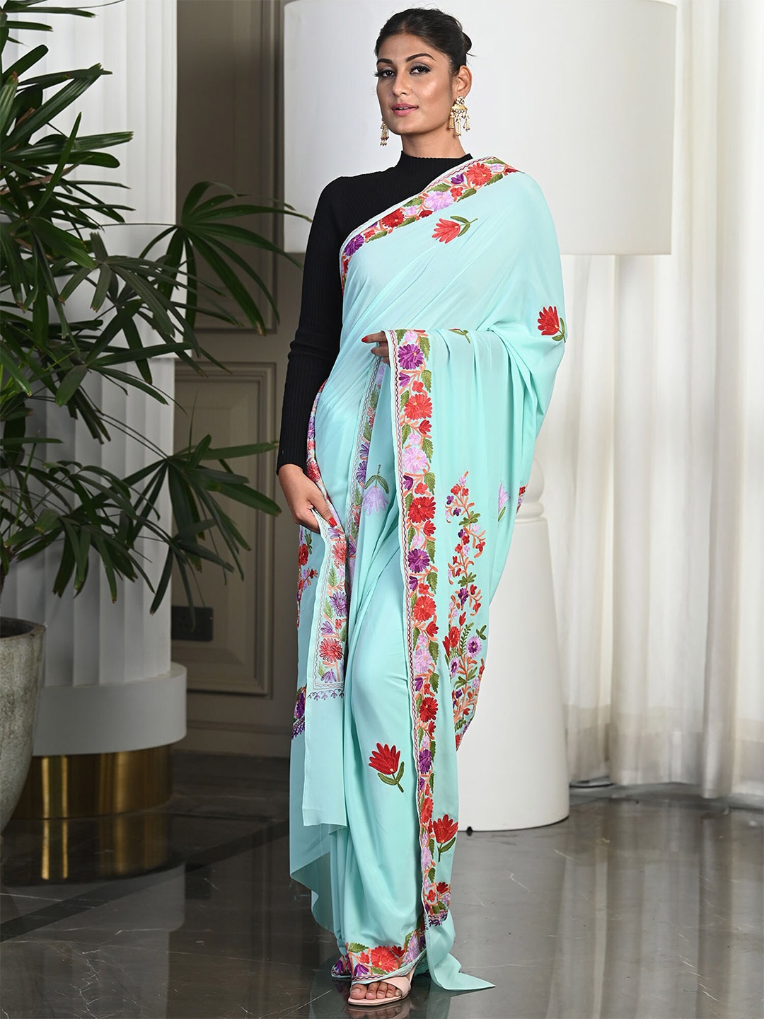 

BEATITUDE Blue & Red Floral Hand Embroidered Kashmiri Saree