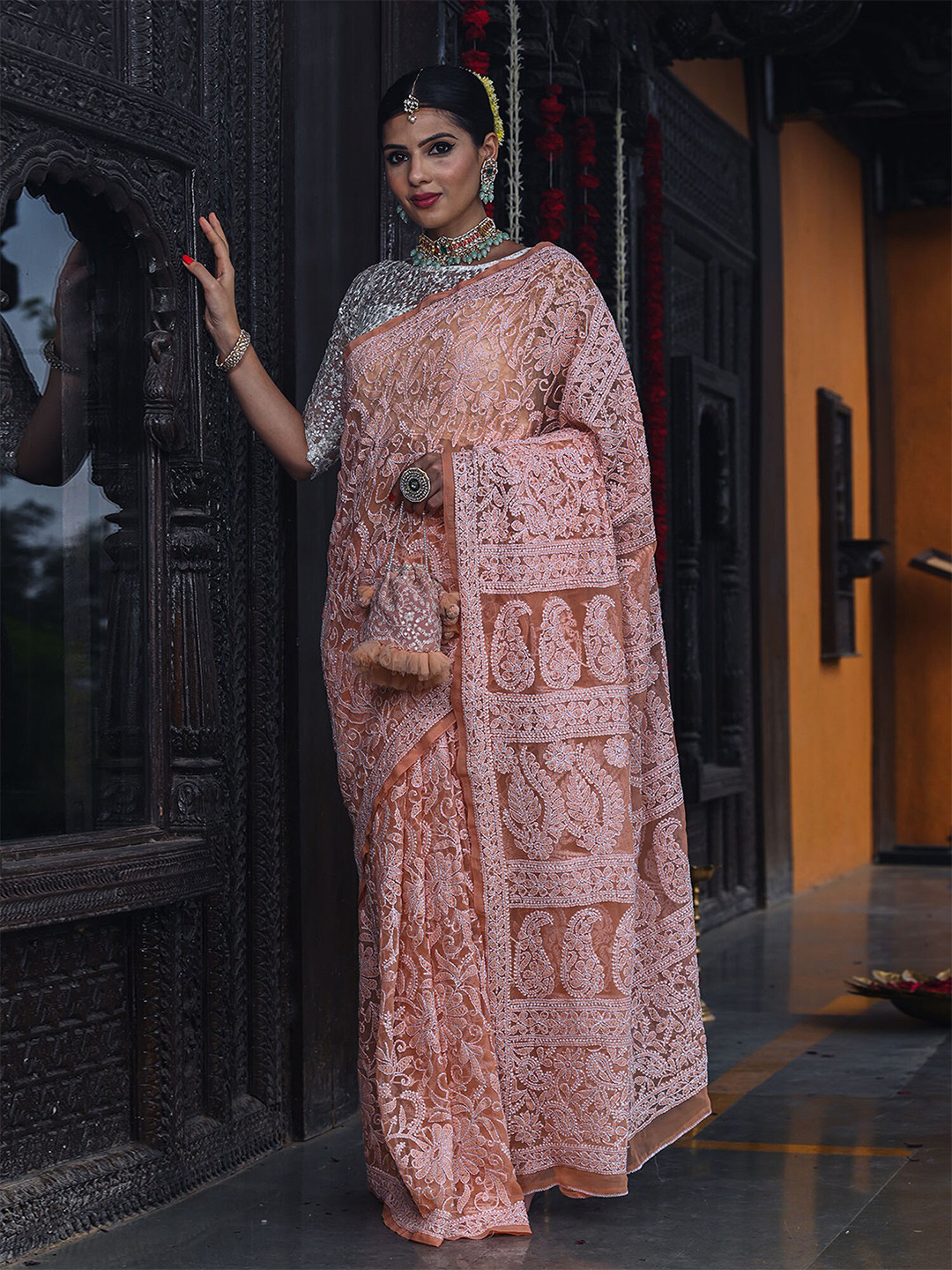 

BEATITUDE Peach-Coloured Floral Embroidered Chikankari Saree