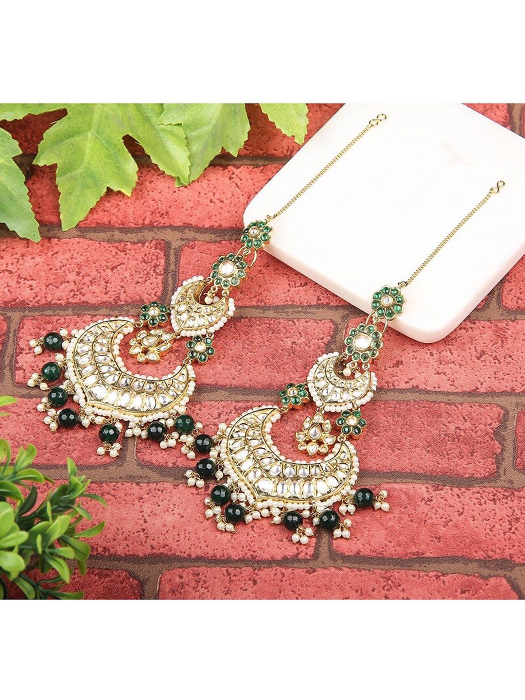 

AURAA TRENDS Women Green & White Contemporary Chandbalis Earrings