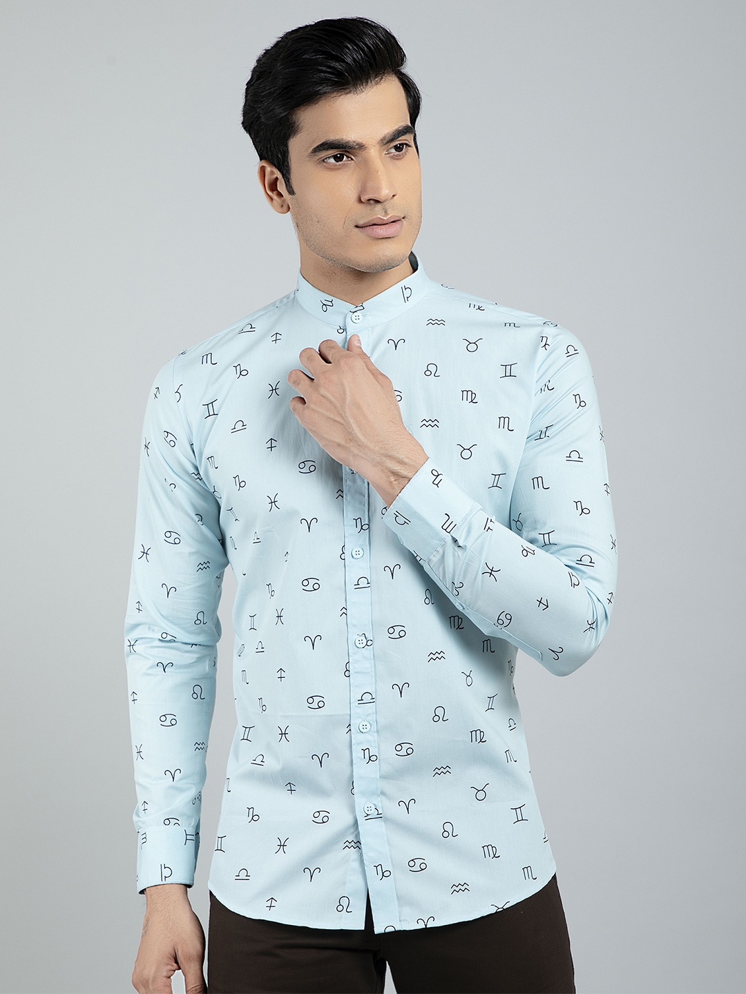 

AMRUTVARSHA CREATION Men Blue Printed Cotton Casual Shirt