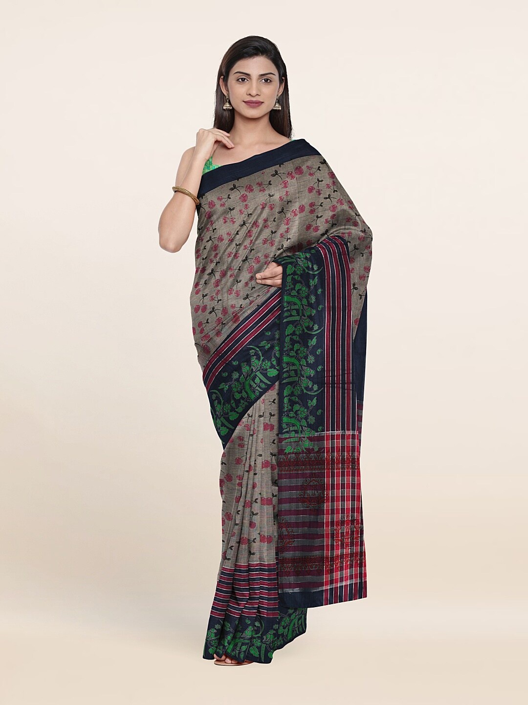 

Pothys Grey & Red Floral Printed Pure Cotton Saree