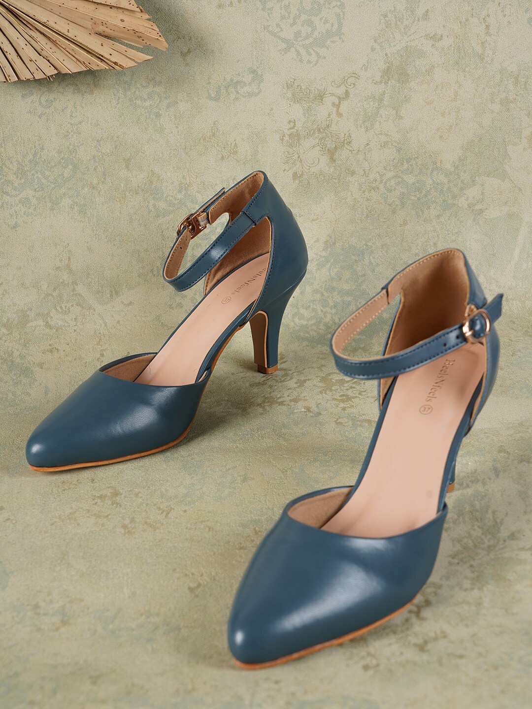 

HEELSNFEELS Black Kitten Pumps with Buckle Heels