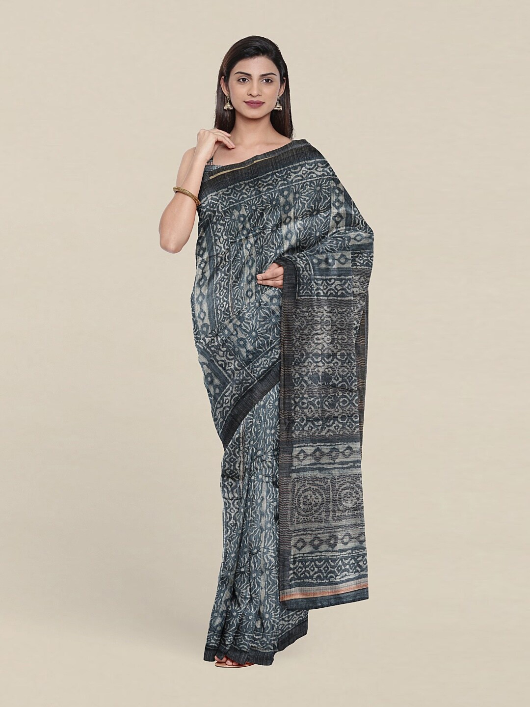 

Pothys Grey & White Ethnic Motifs Jute Silk Saree