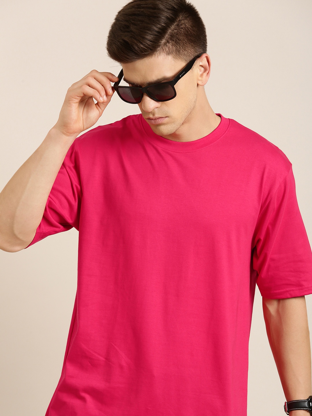 

Difference of Opinion Men Pink Solid Pure Cotton Drop-Shoulder Oversized Fit T-shirt