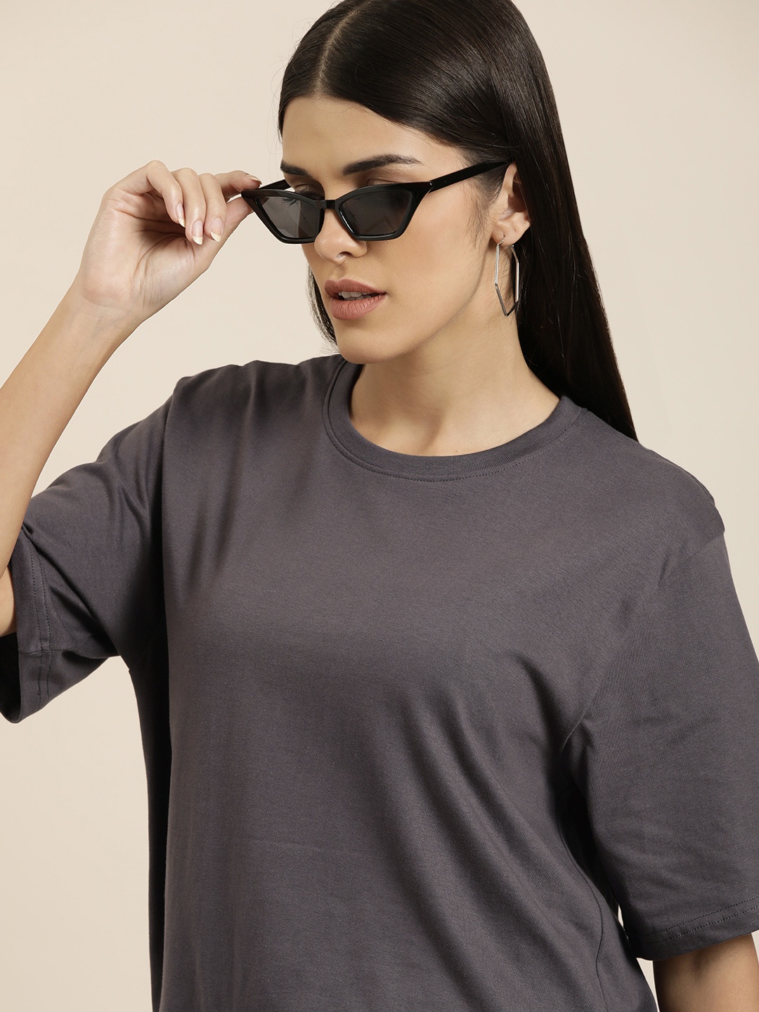 

Difference of Opinion Women Charcoal Grey Solid Pure Cotton Oversized T-shirt
