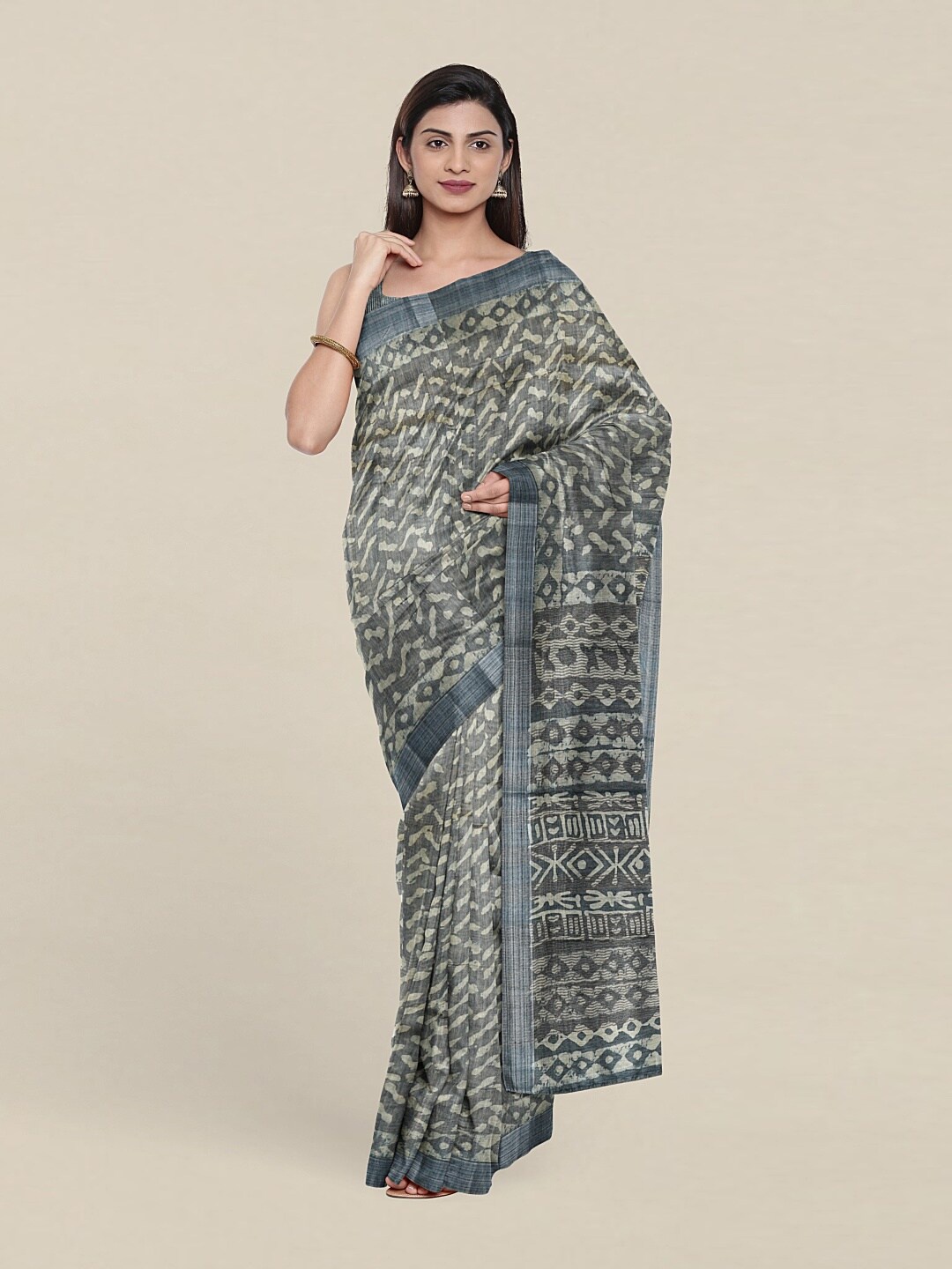

Pothys Grey & White Ethnic Motifs Jute Silk Saree