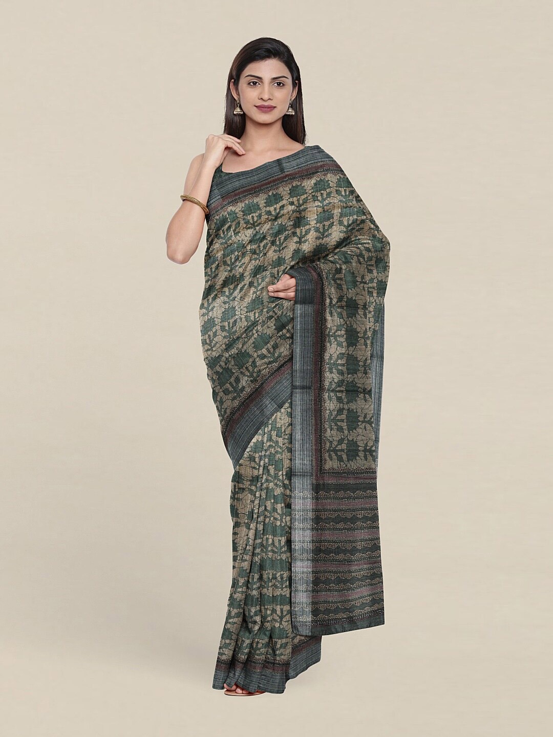 

Pothys Green & Silver-Toned Floral Zari Jute Silk Saree