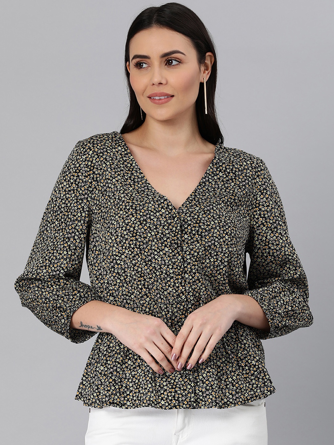 

EVERYDAY by ANI Black & White Floral Print Top