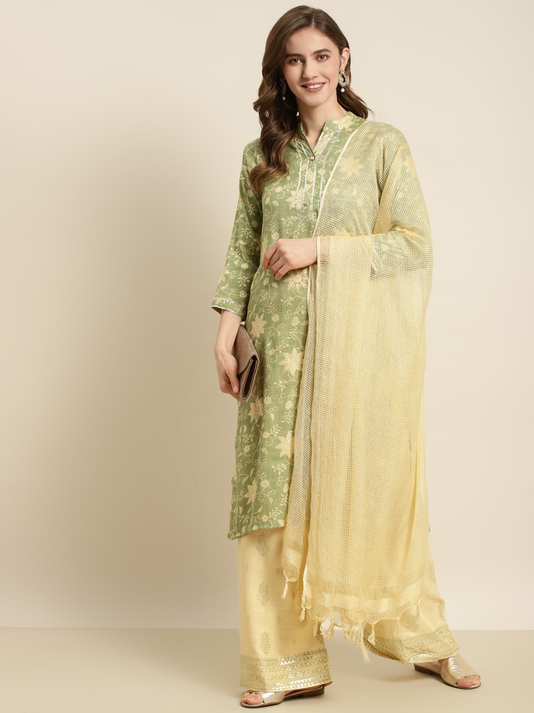 

Jompers Women Green Foil Print Gotta Patti Kurta with Palazzos & Dupatta