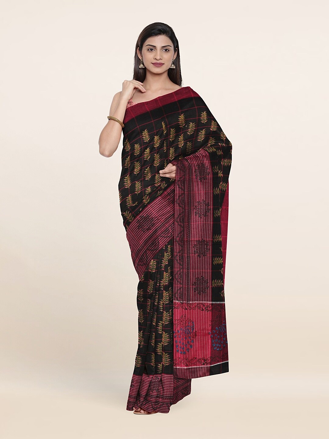 

Pothys Black & Blue Ethnic Motifs Pure Cotton Saree