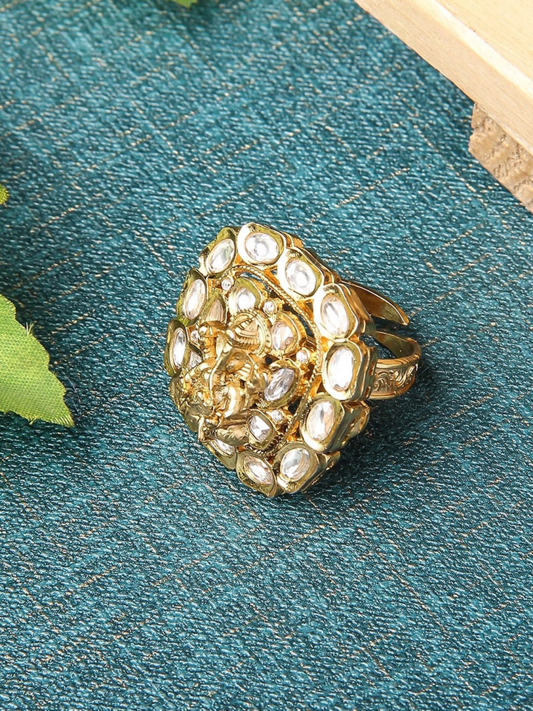 

AURAA TRENDS 22KT Gold-Plated White Kundan-Studded Finger Ring