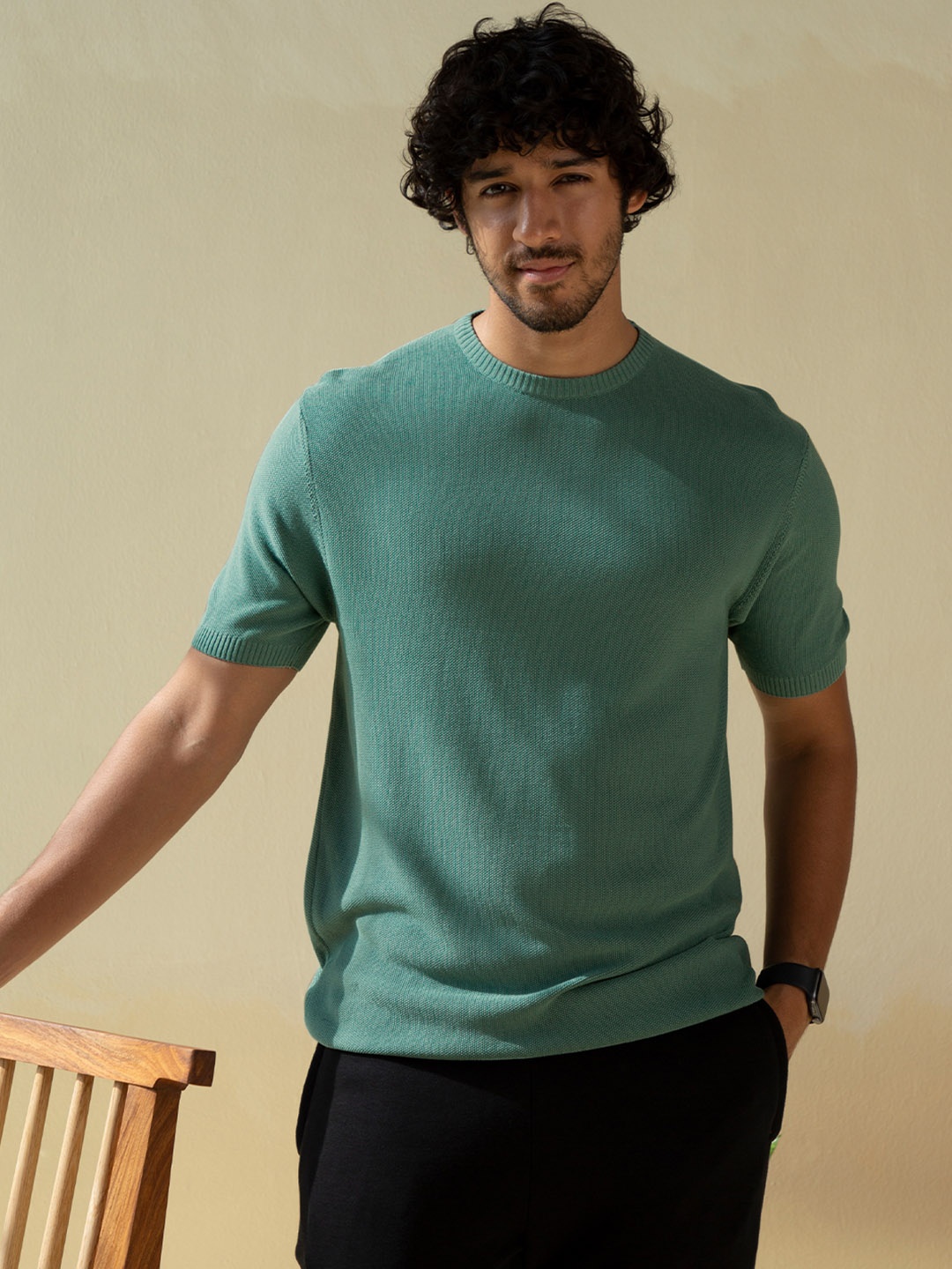 

Andamen Men Green Solid Slim Fit T-shirt