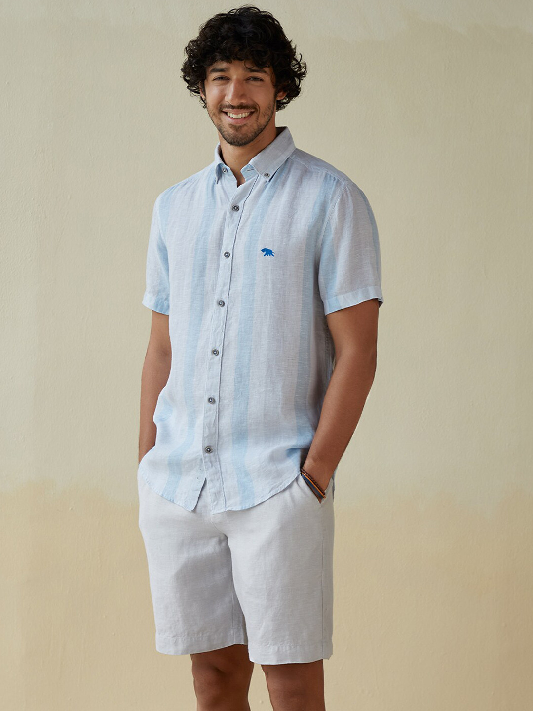 

Andamen Men Grey Linen Shorts