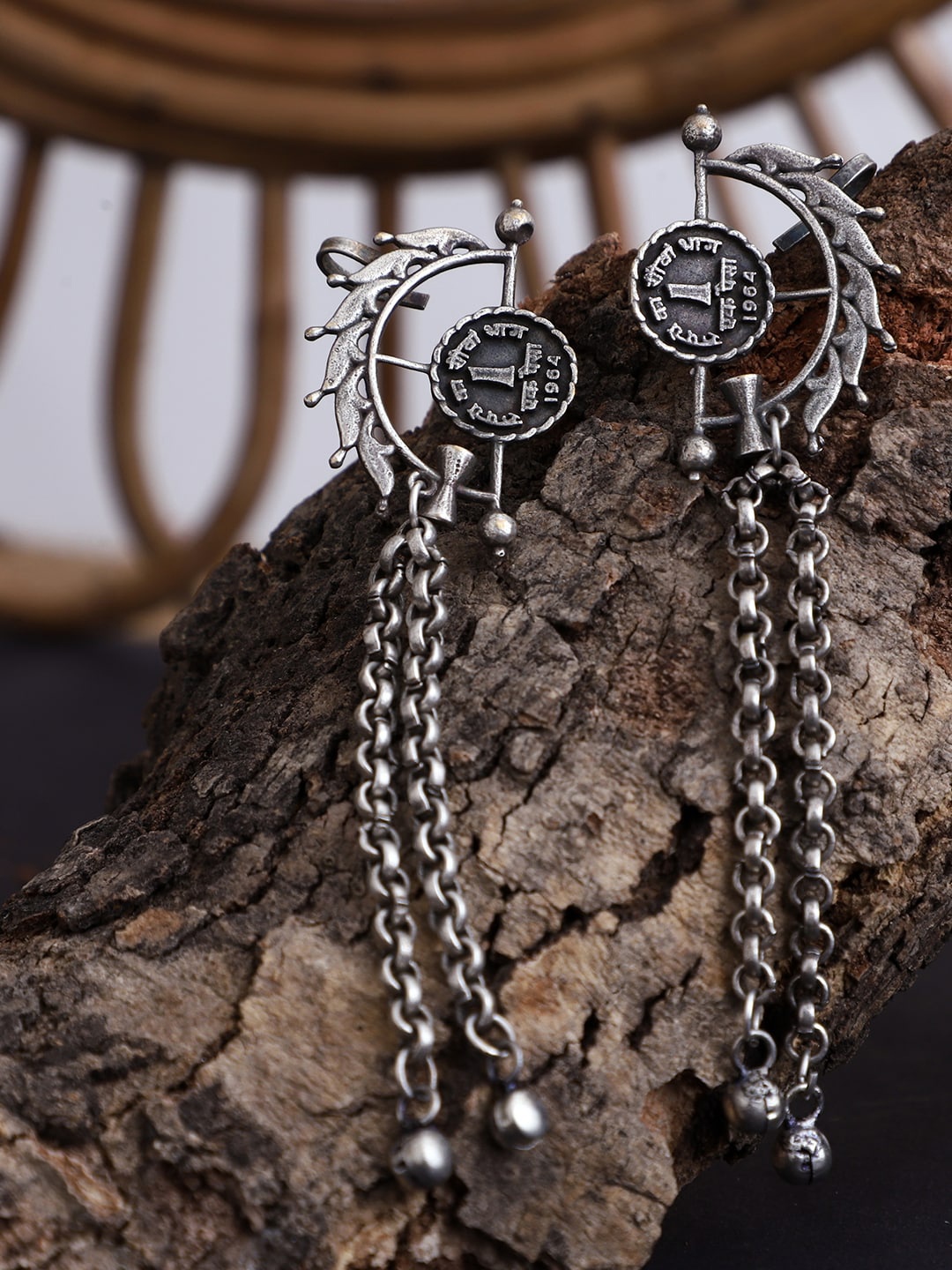 

VENI Silver-Plated Oxidized Contemporary Drop Earrings