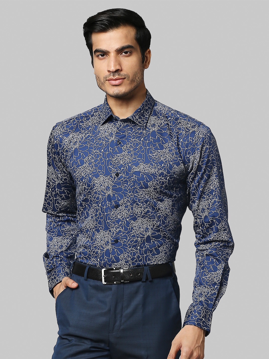 

Park Avenue Men Blue Slim Fit Floral Printed Cotton Casual Shirt