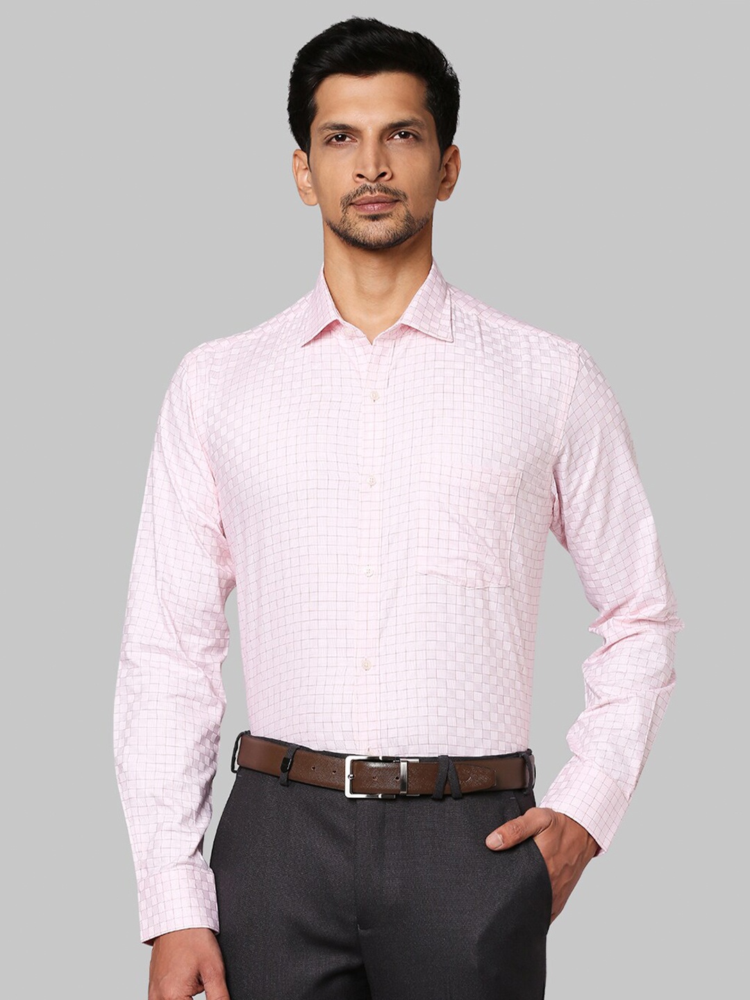 

Park Avenue Men Pink Slim Fit Checked Cotton Formal Shirt