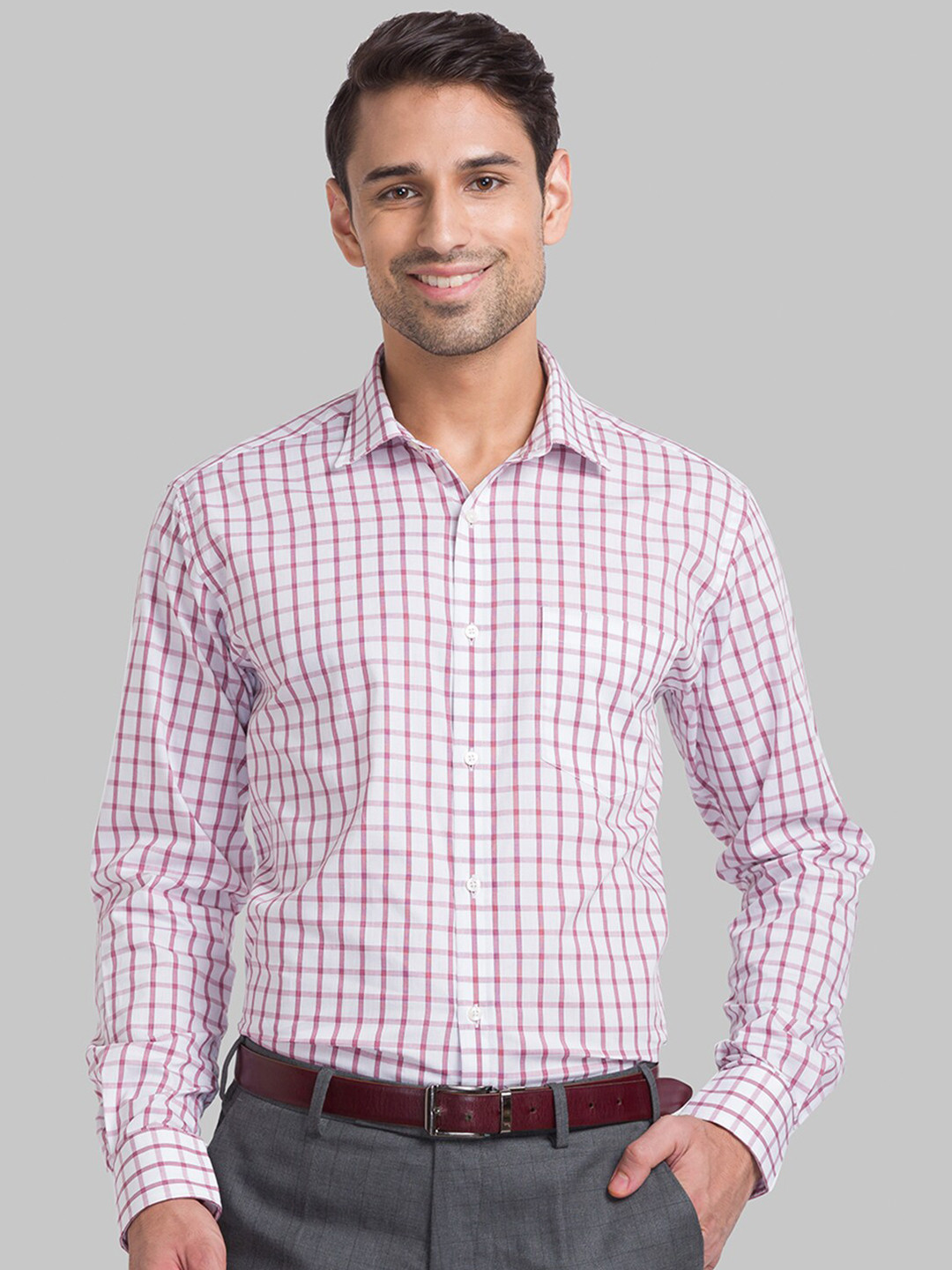 

Park Avenue Men Maroon Slim Fit Checked Casual Shirt