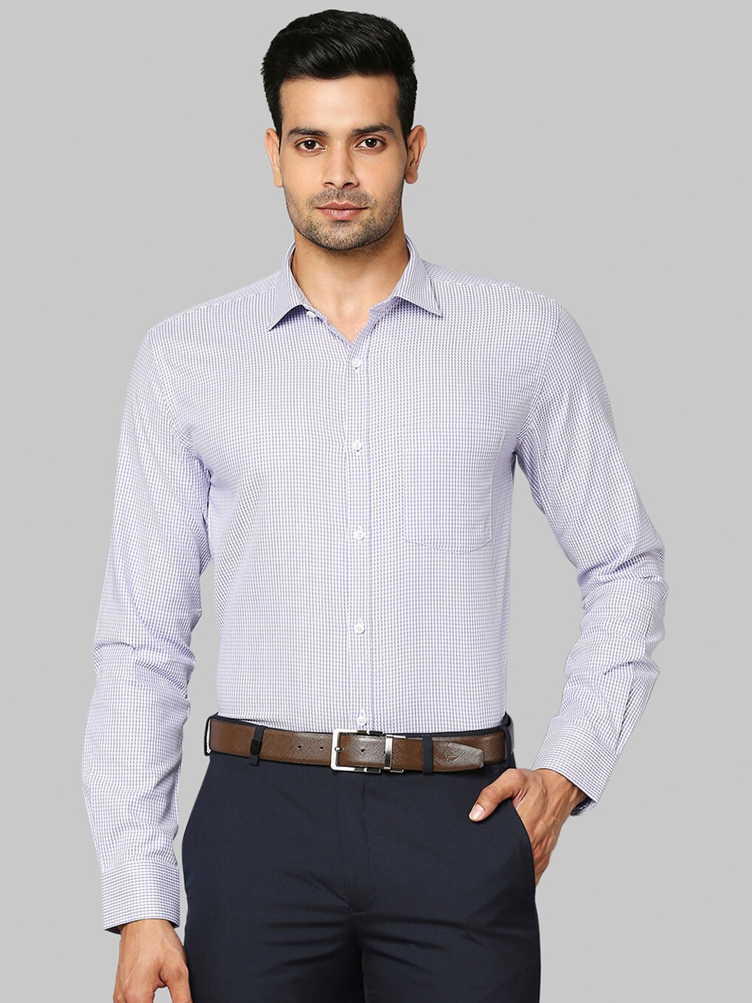 

Park Avenue Men Purple Slim Fit Checked Casual Shirt