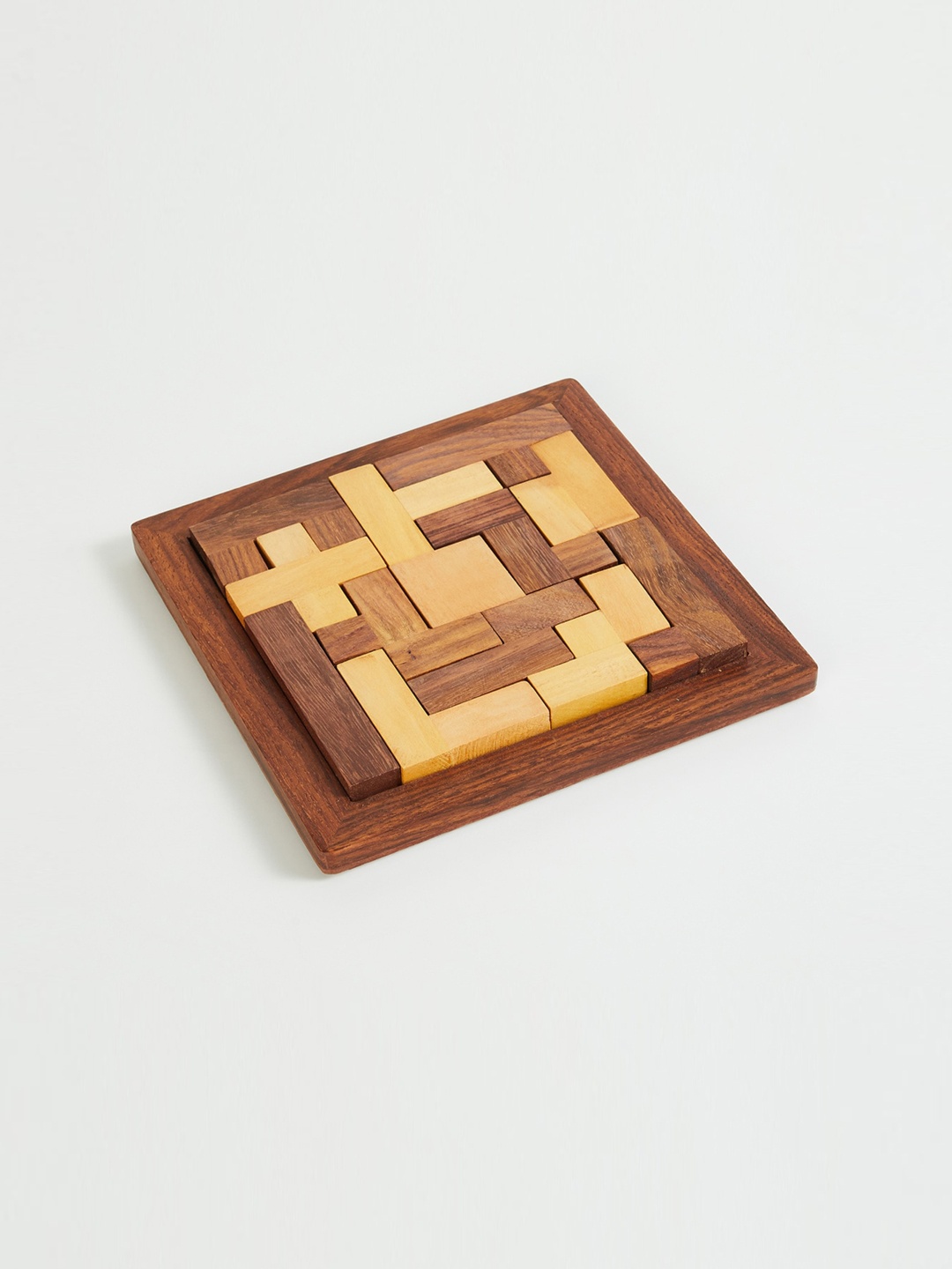 

Home Centre Brown & Cream Wooden Puzzle Showpieces