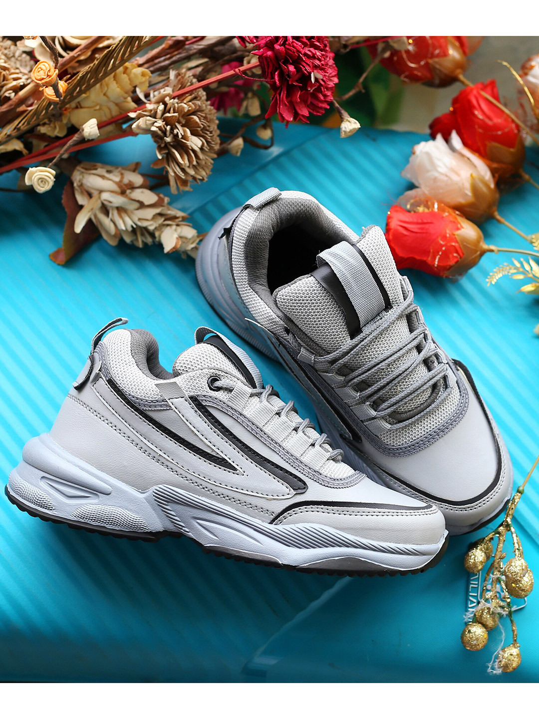 

DEAS Women Grey Sneakers