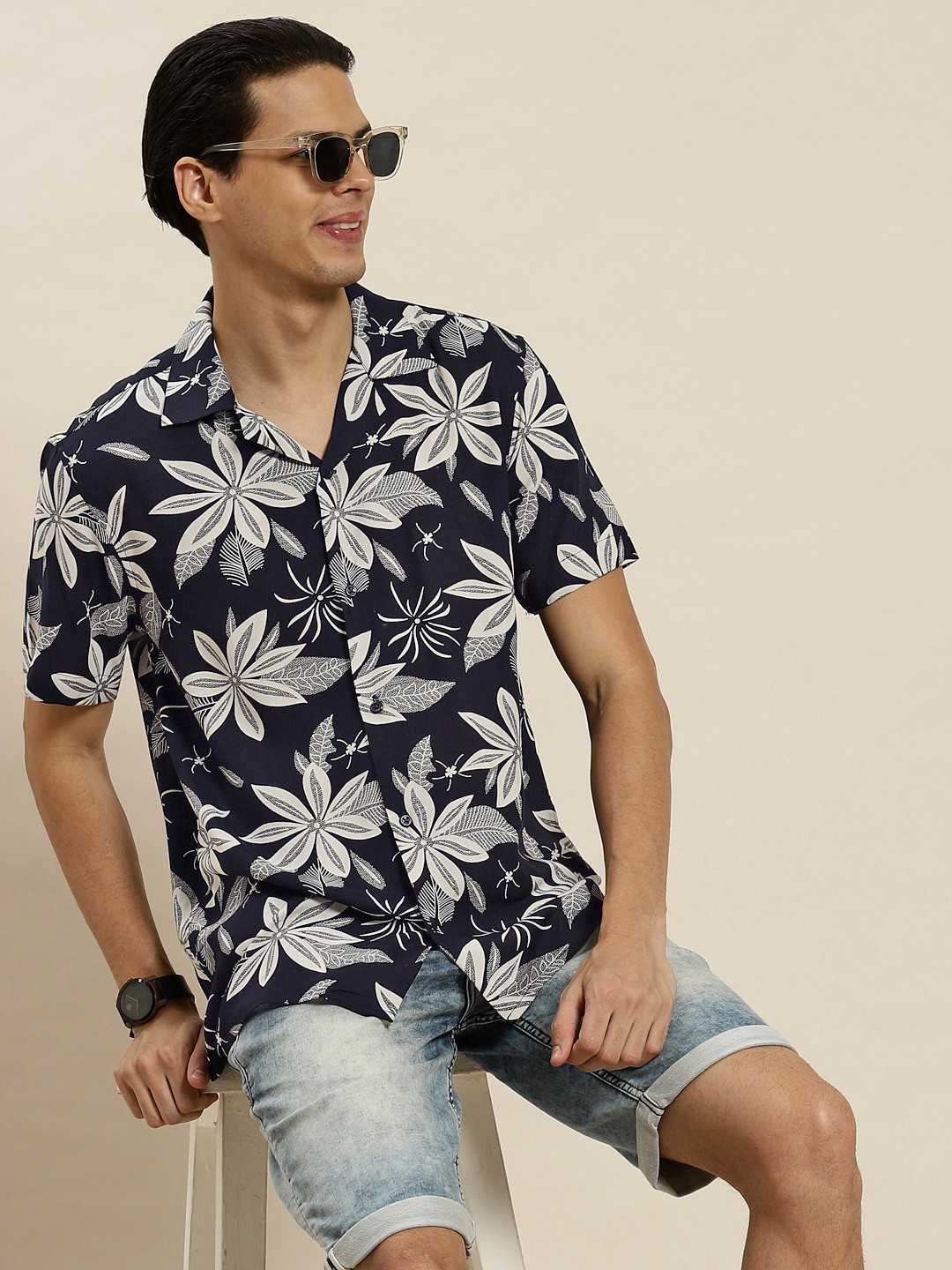 

Hancock Men Navy Blue & Grey Relaxed Floral Printed Casual Shirt